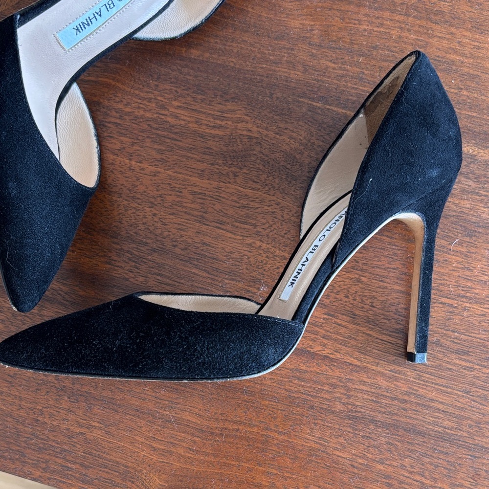 Manolo Blahnik Black D’Orsay Suede Heels - Picture 3 of 6